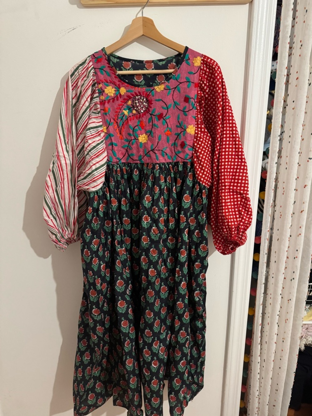 Mixed-Print Floral Puff-Sleeve Dress - Pink & Black